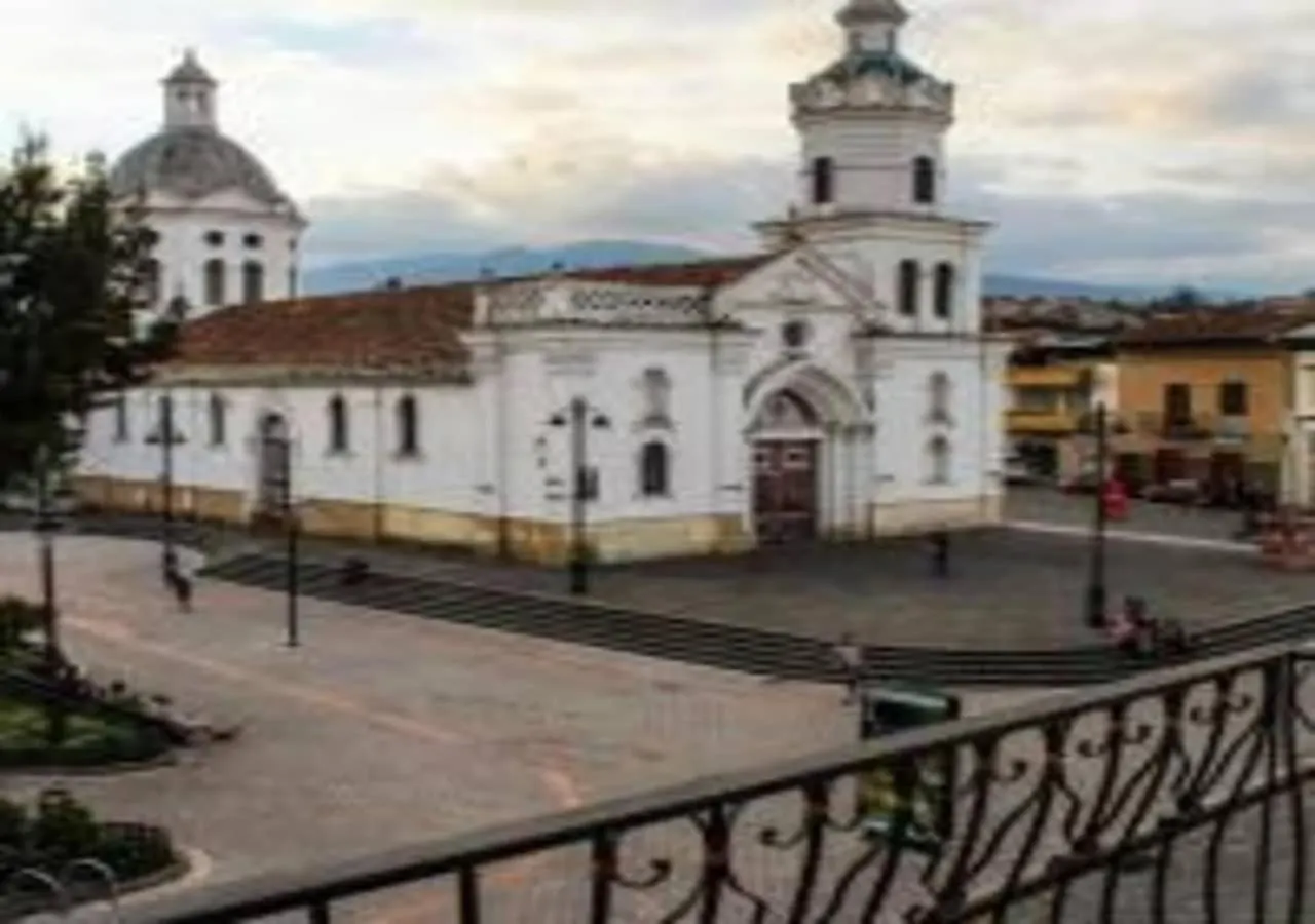 Hotel Azul De La Plaza By Chat Noir Cuenca