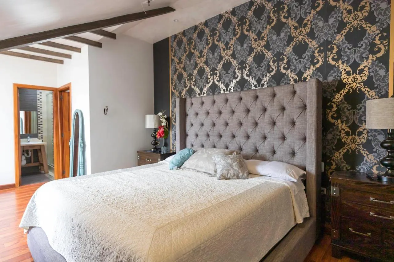 Hotel Azul De La Plaza By Chat Noir Cuenca