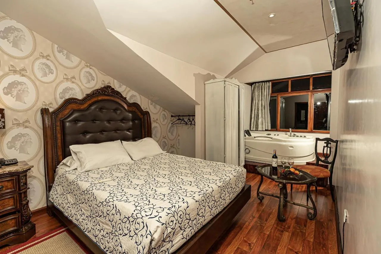 ***  Hotel Azul De La Plaza By Chat Noir Cuenca Ecuador