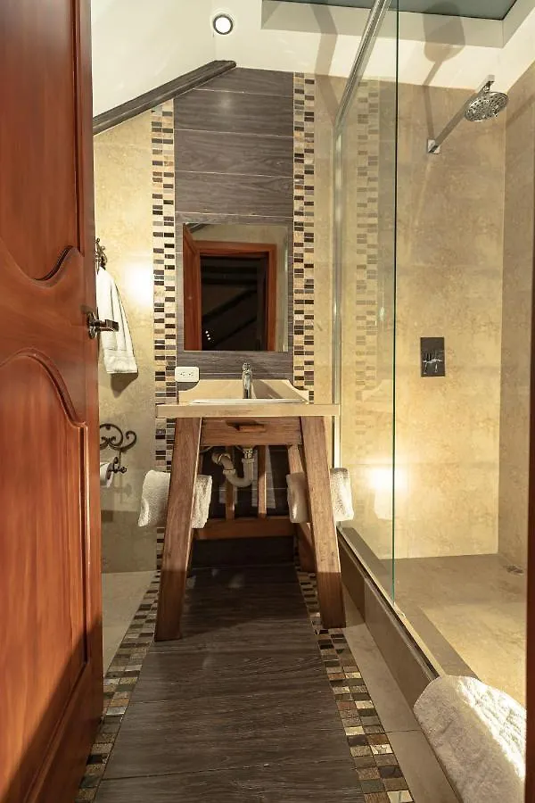 Hotel Azul De La Plaza By Chat Noir Cuenca