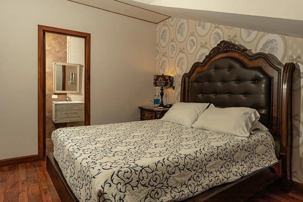 Hotel Azul De La Plaza By Chat Noir Cuenca 3*,