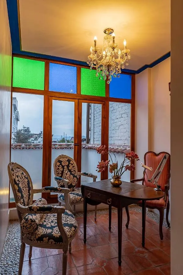 Hotel Azul De La Plaza By Chat Noir Cuenca