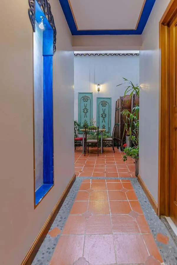 ***  Hotel Azul De La Plaza By Chat Noir Cuenca Ecuador