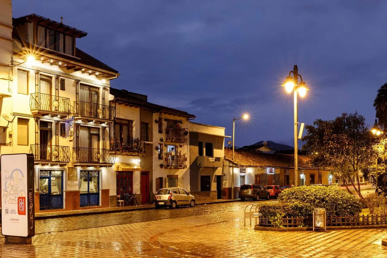 ***  Hotel Azul De La Plaza By Chat Noir Cuenca Ecuador