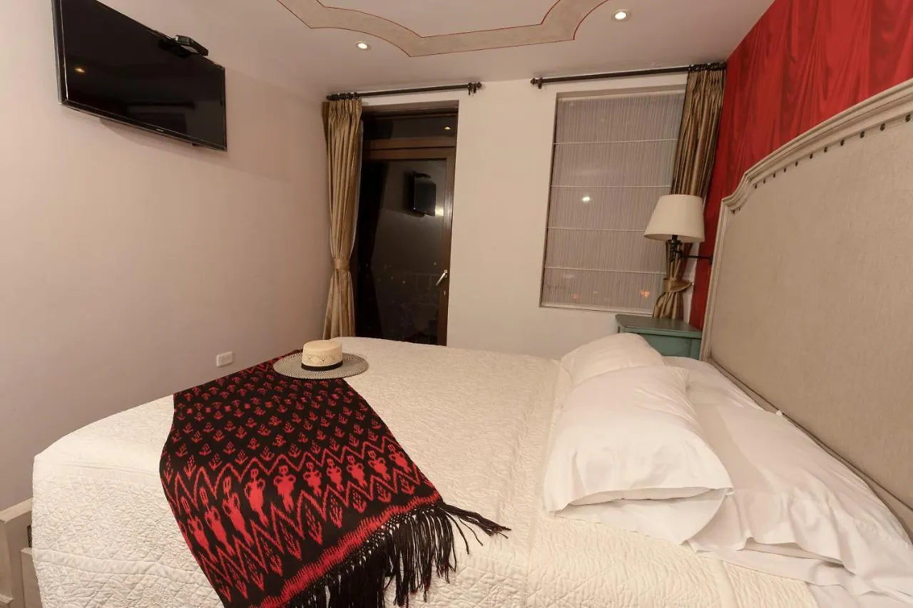 Hotel Azul De La Plaza By Chat Noir Cuenca