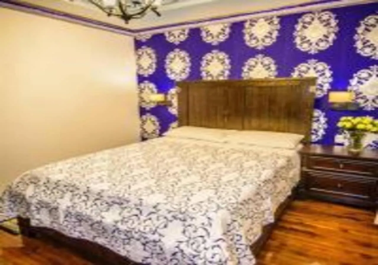 Hotel Azul De La Plaza By Chat Noir Cuenca Ekwador