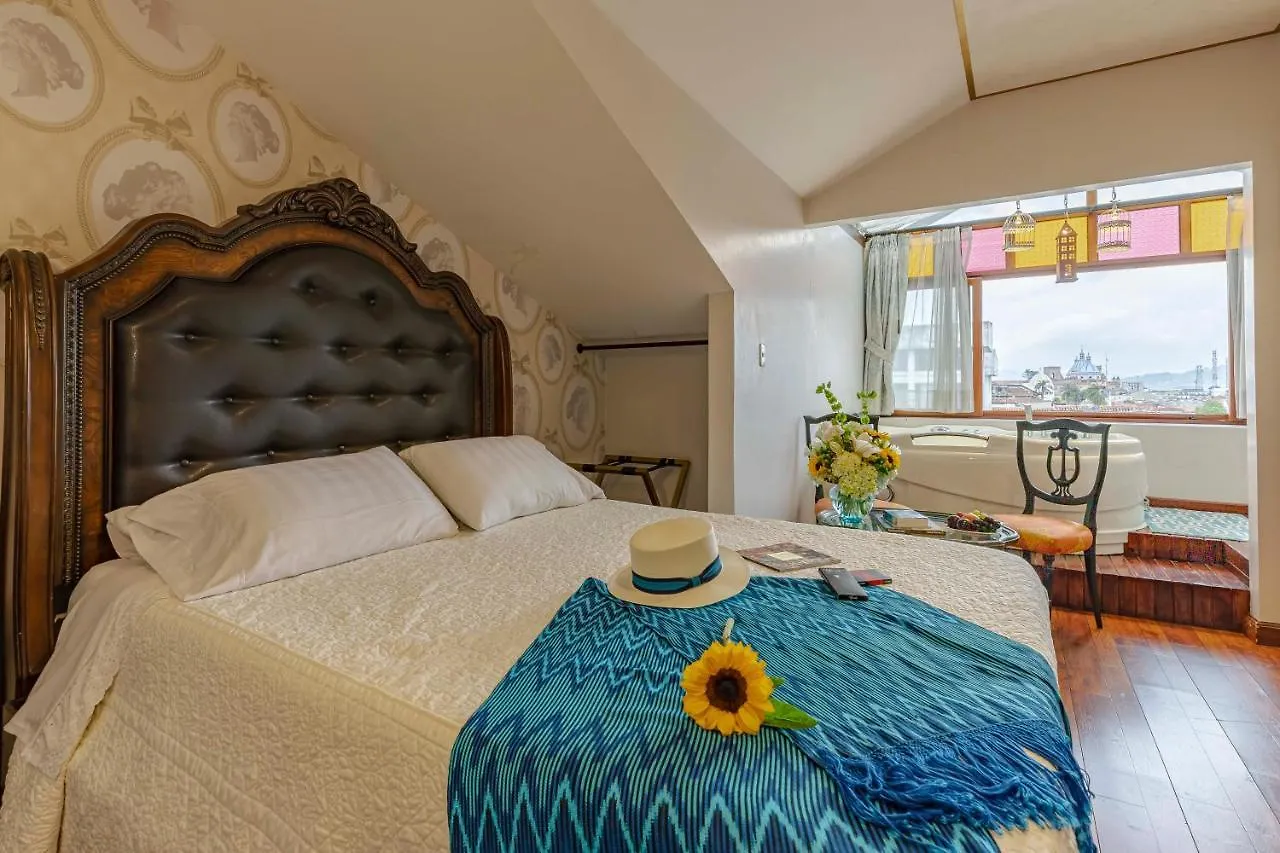 Hotel Azul De La Plaza By Chat Noir Cuenca 3*,